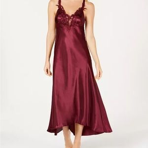 NWT Flora Nikrooz Burgundy Satin Nightgown and matching robe
